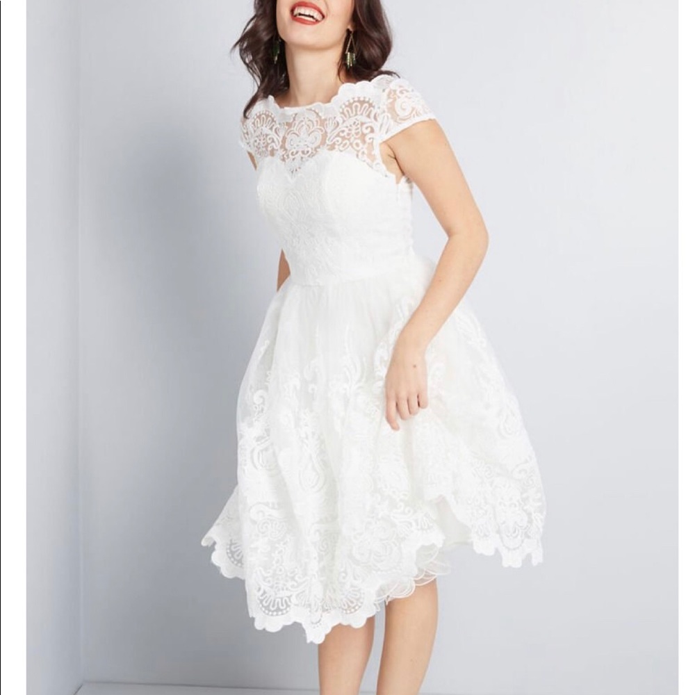 Chi Chi London ModCloth Dress White Lace Size 2